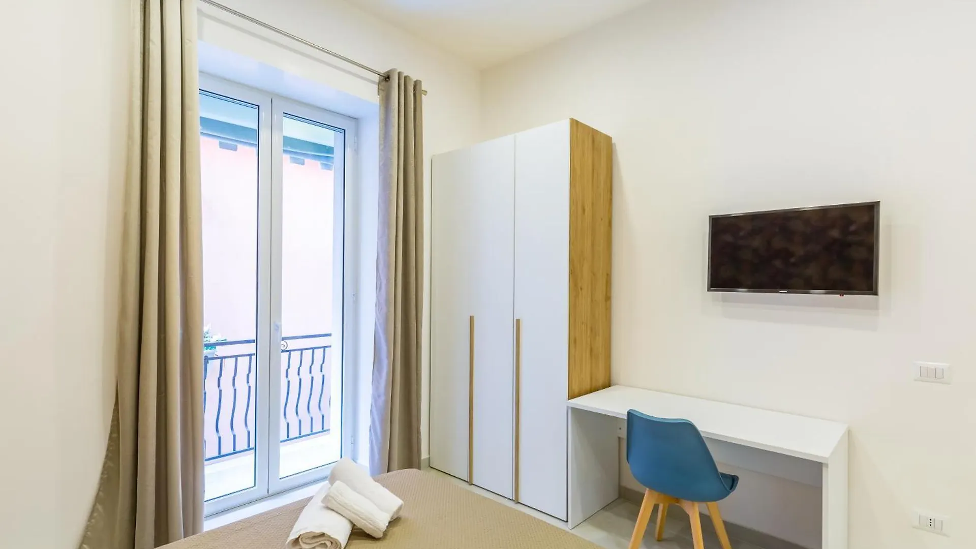 Toledo House Apartments Napoli İtalya